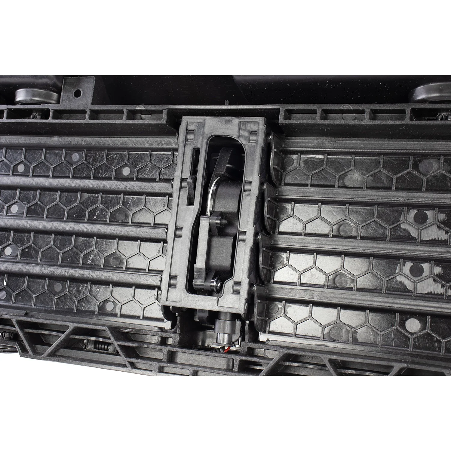 Global Parts 2211243 Radiator Shutter Assembly - Upper - Image 3