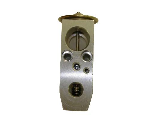 Global Parts 9642759 A/C Compressor - Image 4